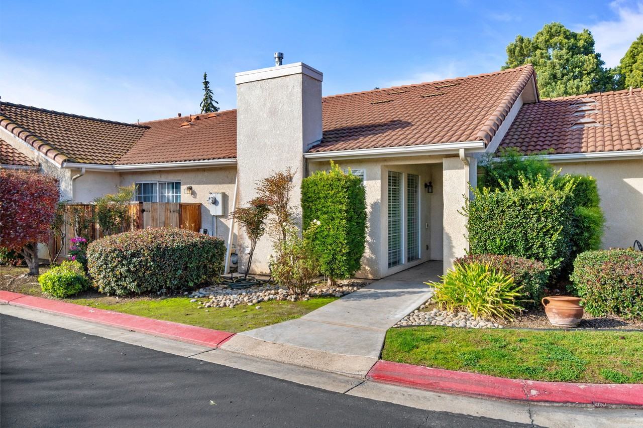 8884 N Del Mar Ave #1 - Photo 3 of 24