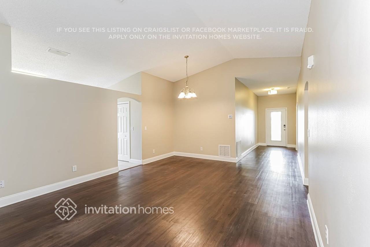 2257 Deercroft Dr - Photo 4 of 17