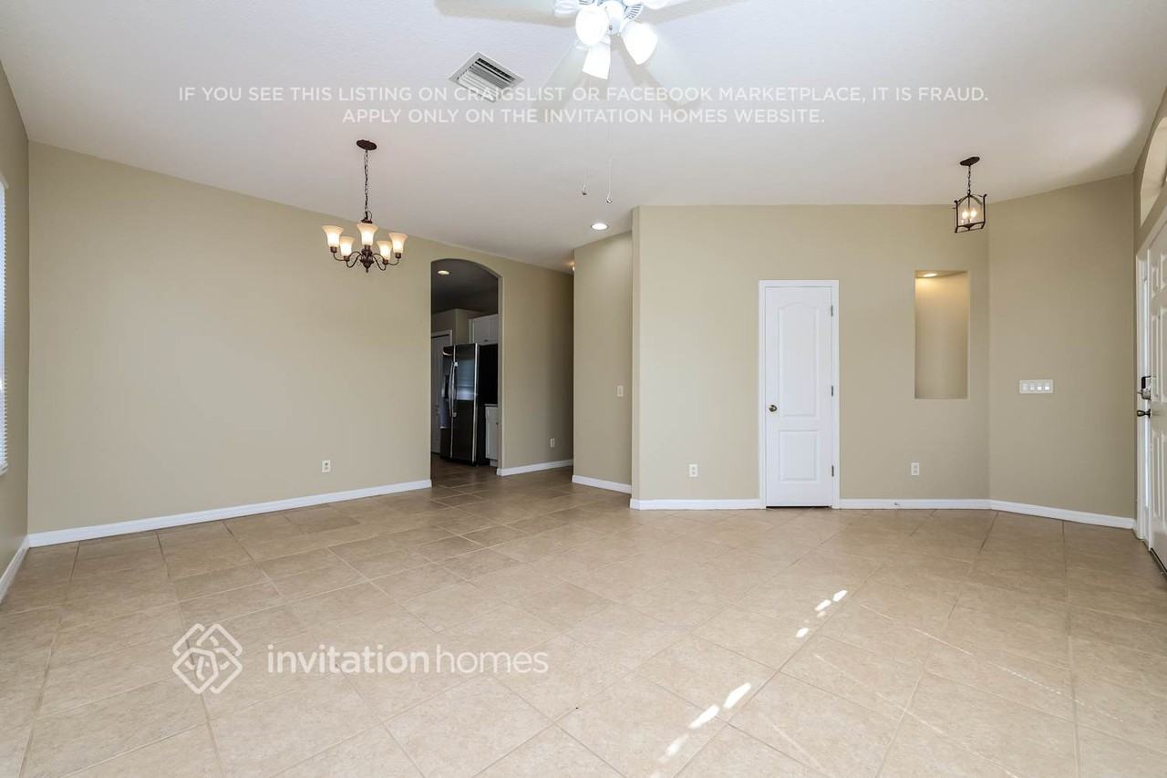 1827 Atlantic Dr - Photo 3 of 17