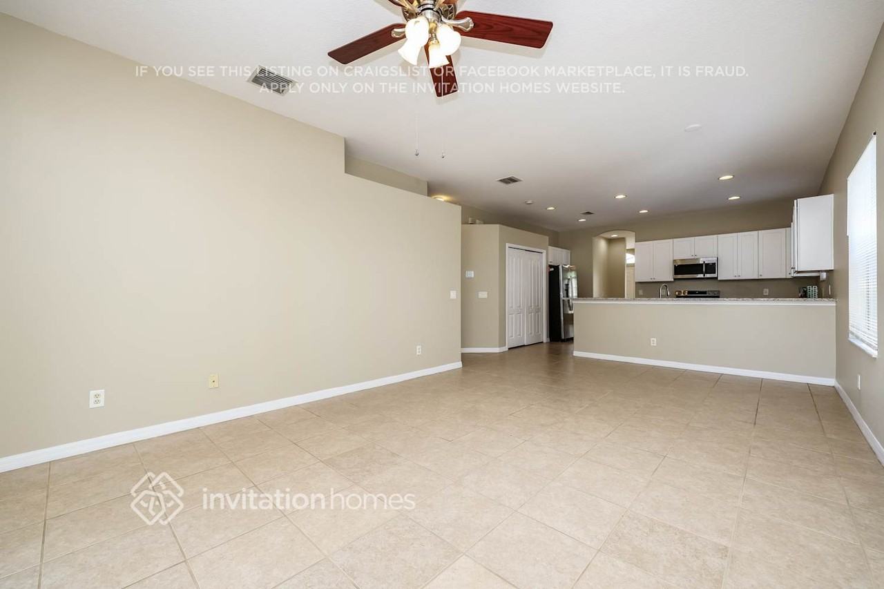 1827 Atlantic Dr - Photo 6 of 17