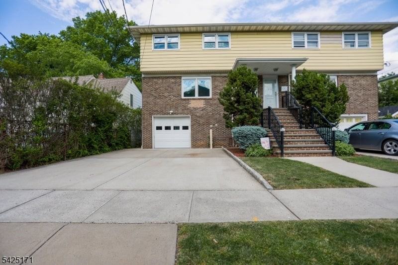 210 Walnut St - Photo 2 of 24