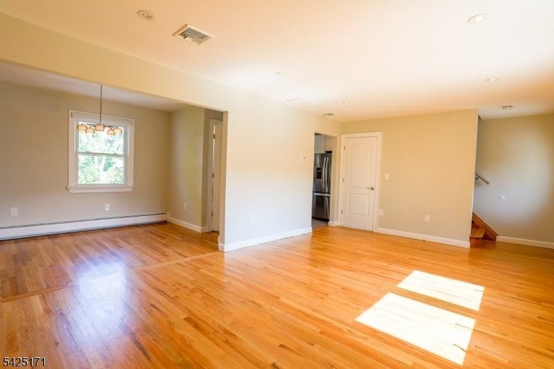 210 Walnut St - Photo 4 of 24