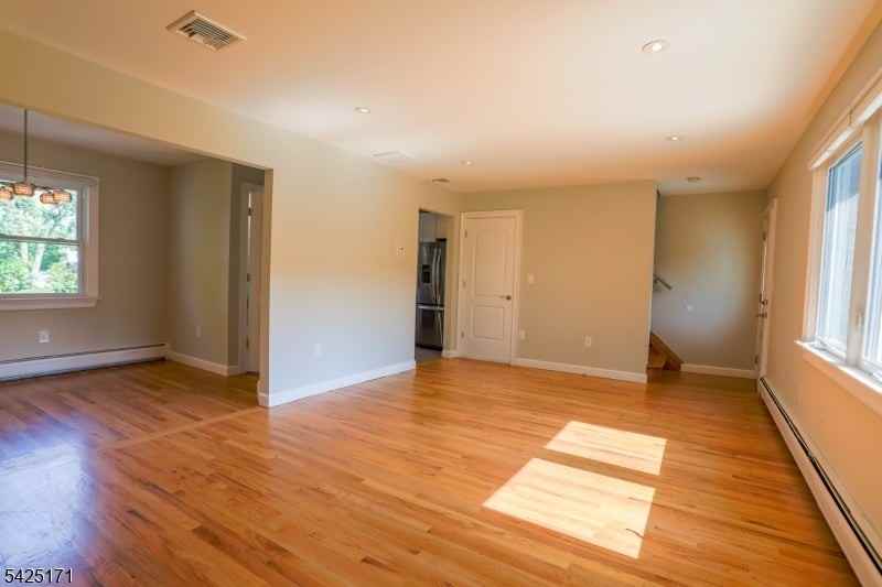 210 Walnut St - Photo 5 of 24