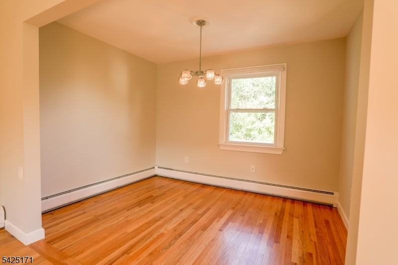 210 Walnut St - Photo 6 of 24