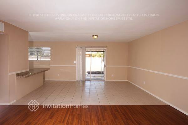 3132 W Surrey Ave - Photo 6 of 23