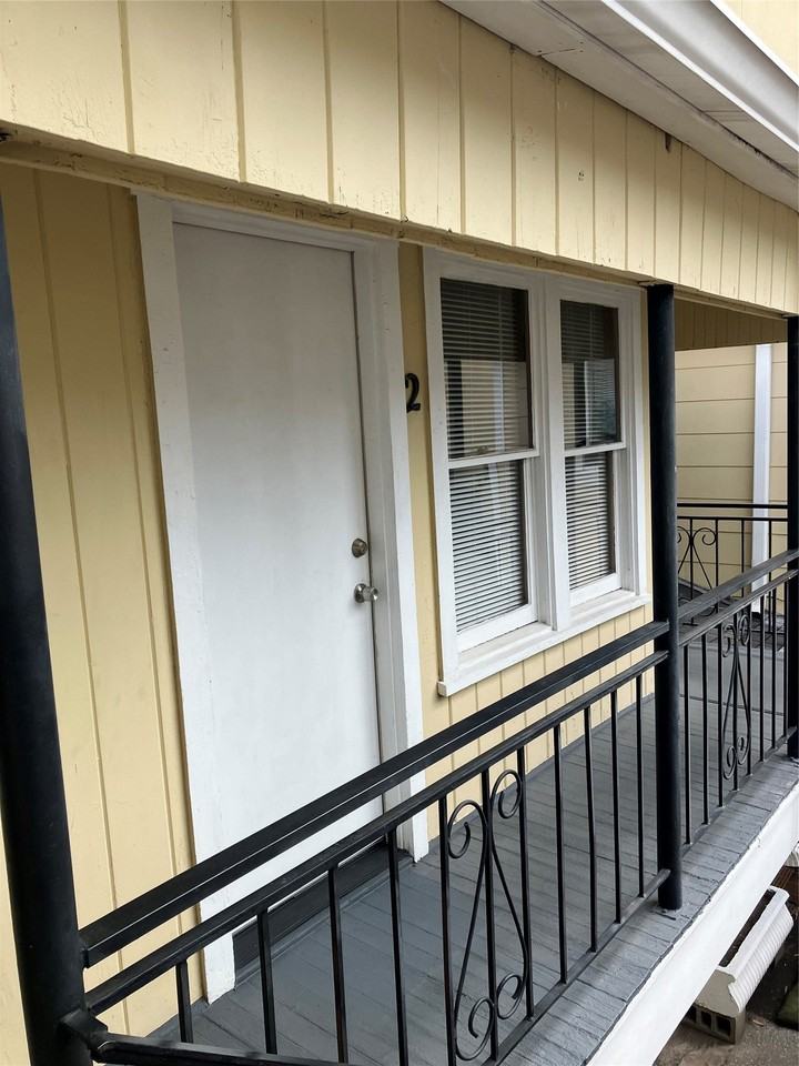 307 Stratford St - Photo 5 of 9