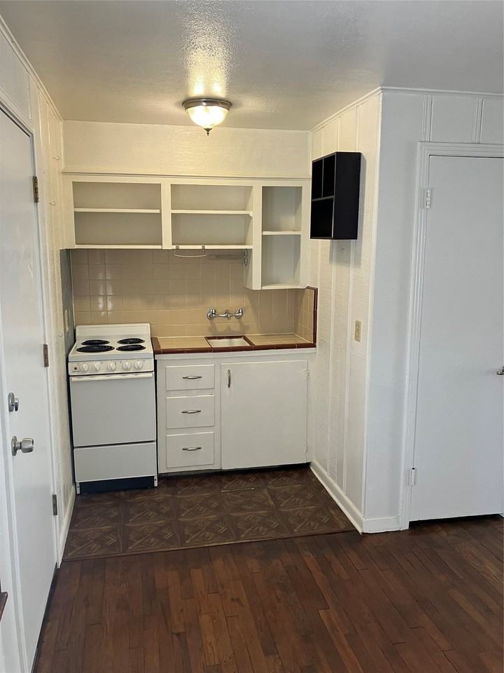 307 Stratford St - Photo 6 of 9