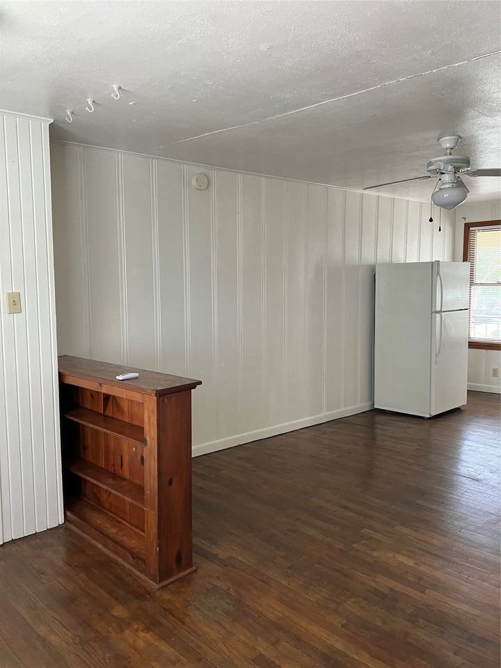 307 Stratford St - Photo 7 of 9