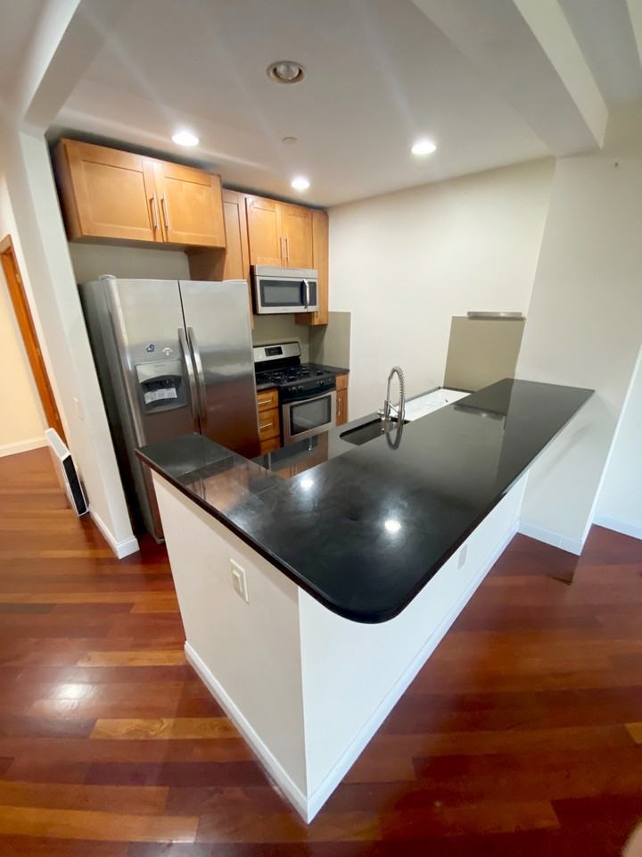 151 Carroll St Apt 4b - Photo 5 of 21