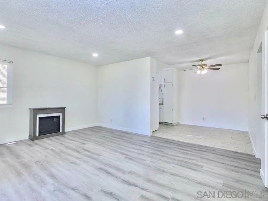 1496 Oakdale Ave Apt 2 - Photo 2 of 7