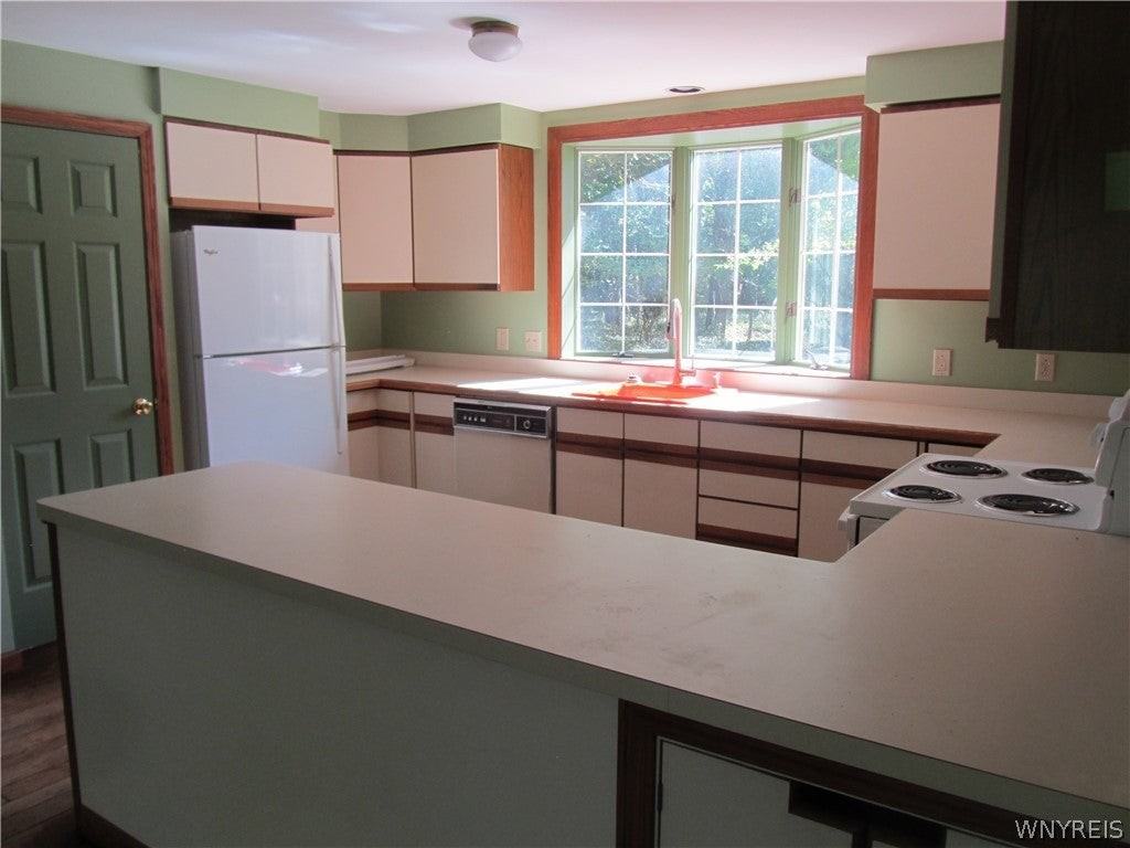 1028 E Main St - Photo 3 of 15