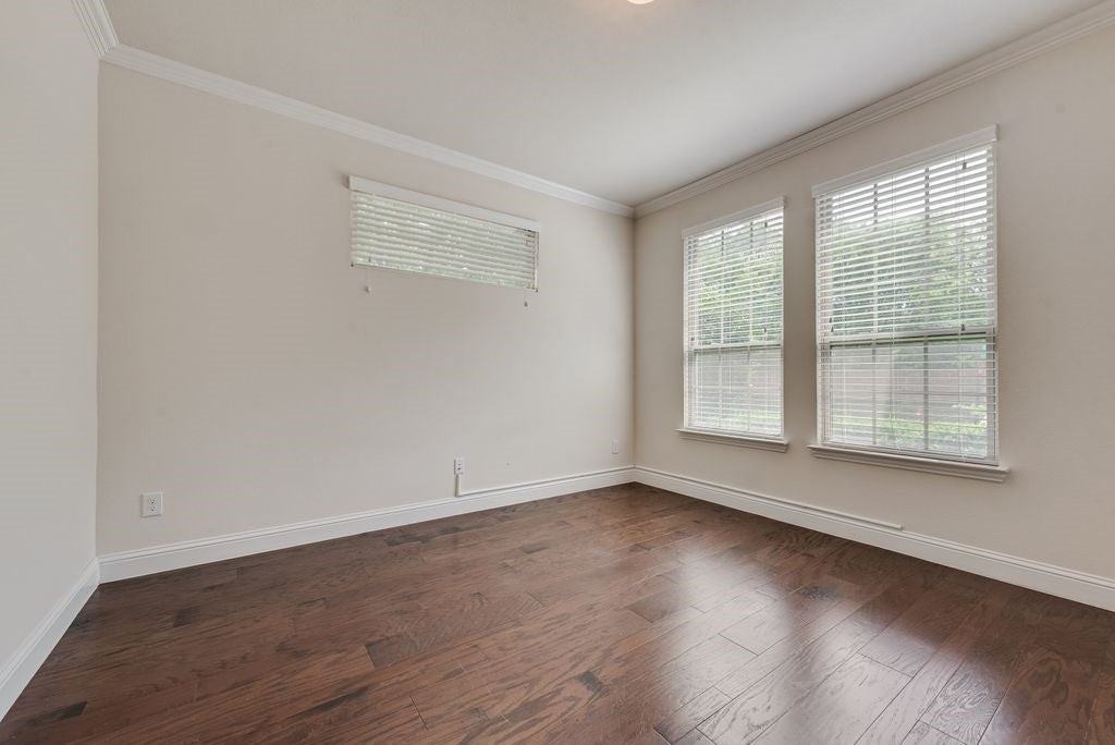 1398 Caspian Dr - Photo 4 of 27