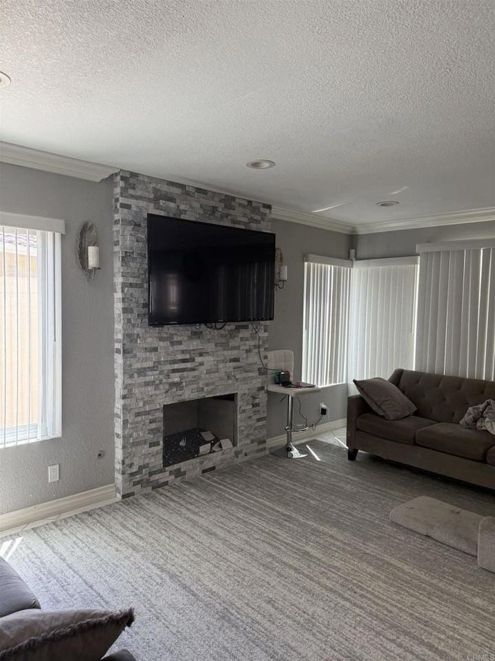 2386 Sawgrass St - Photo 3 of 5