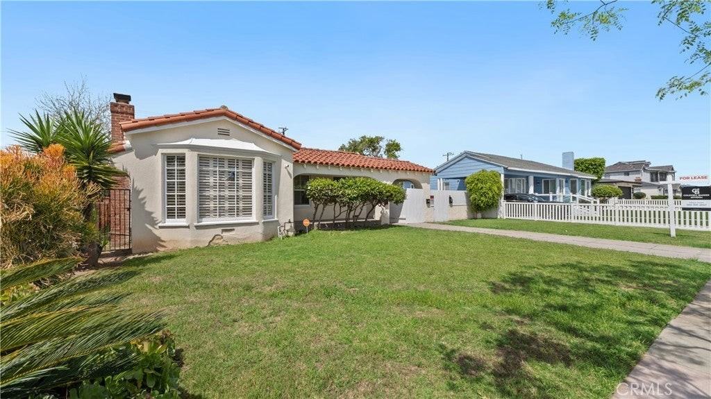 9427 S 2nd Ave - Photo 3 of 37