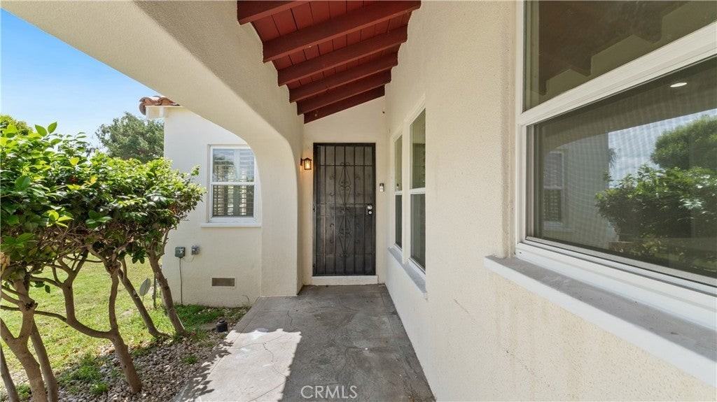 9427 S 2nd Ave - Photo 4 of 37