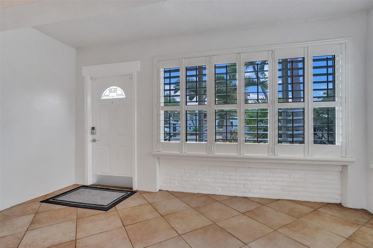 1316 Ne 2nd Ave - Photo 2 of 32