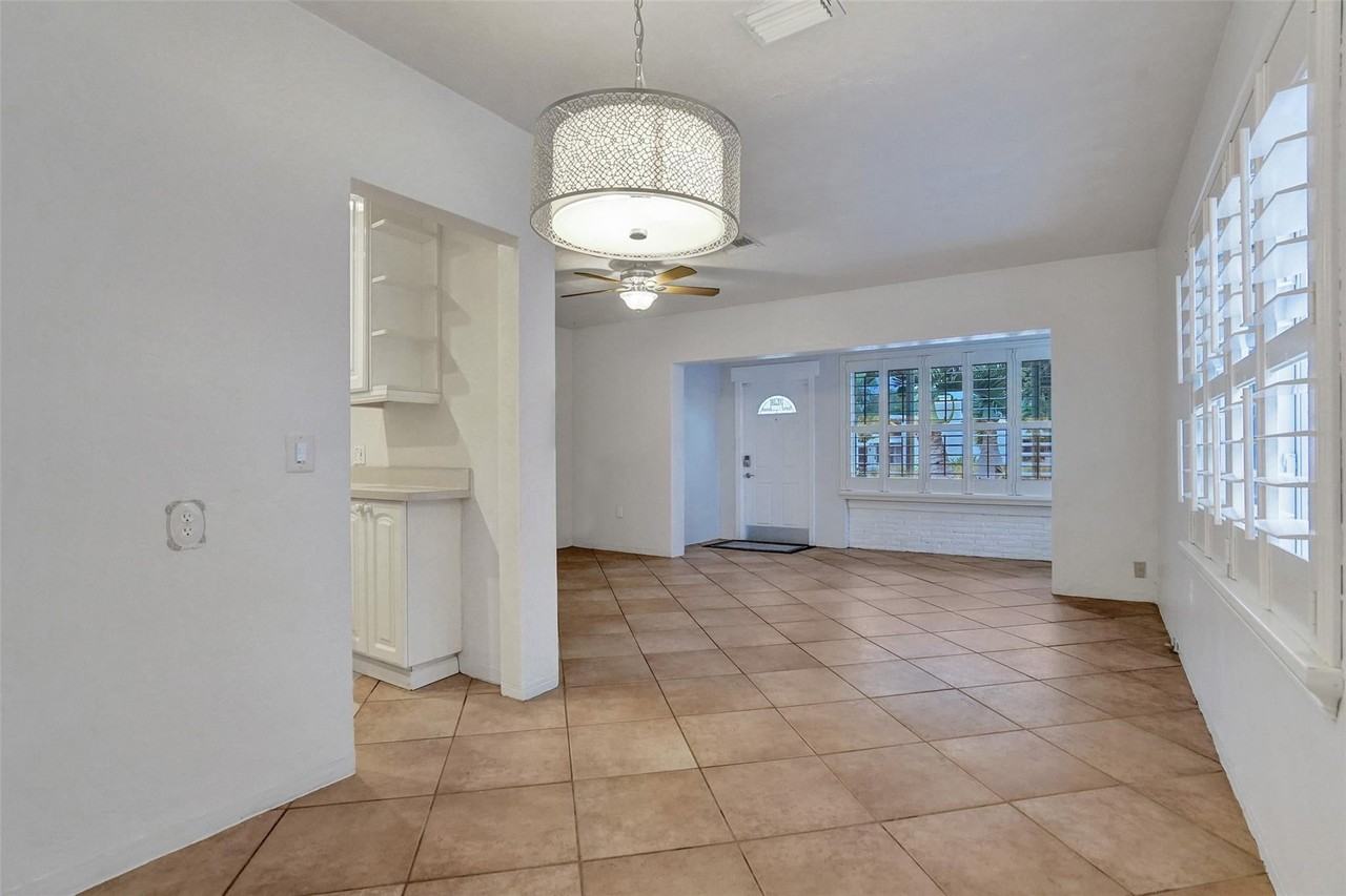 1316 Ne 2nd Ave - Photo 7 of 32