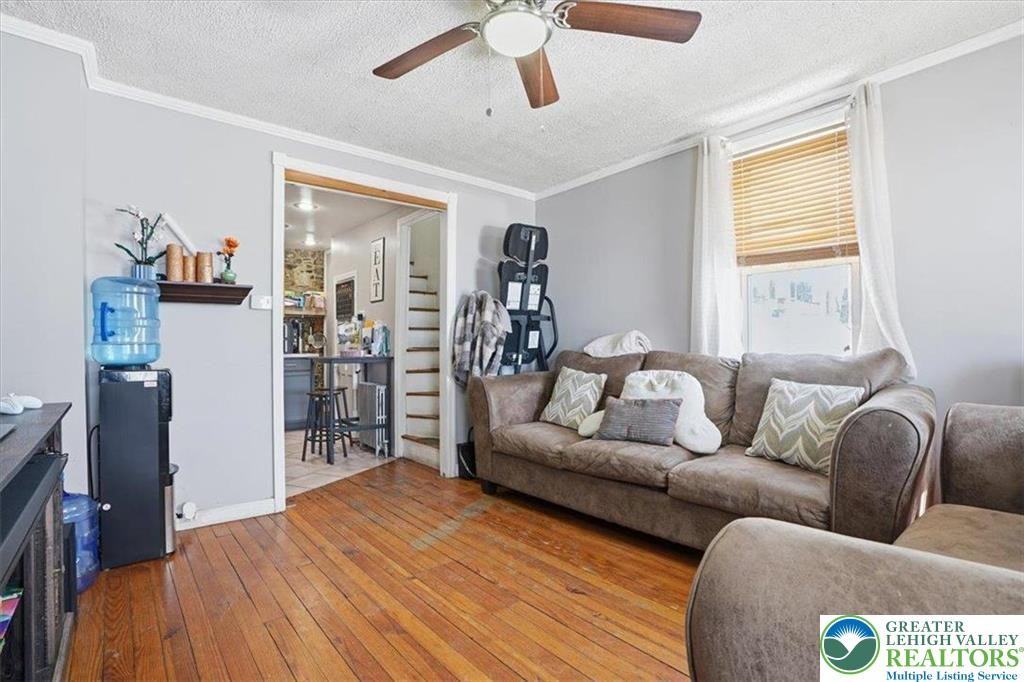 1619 Butler St - Photo 4 of 18