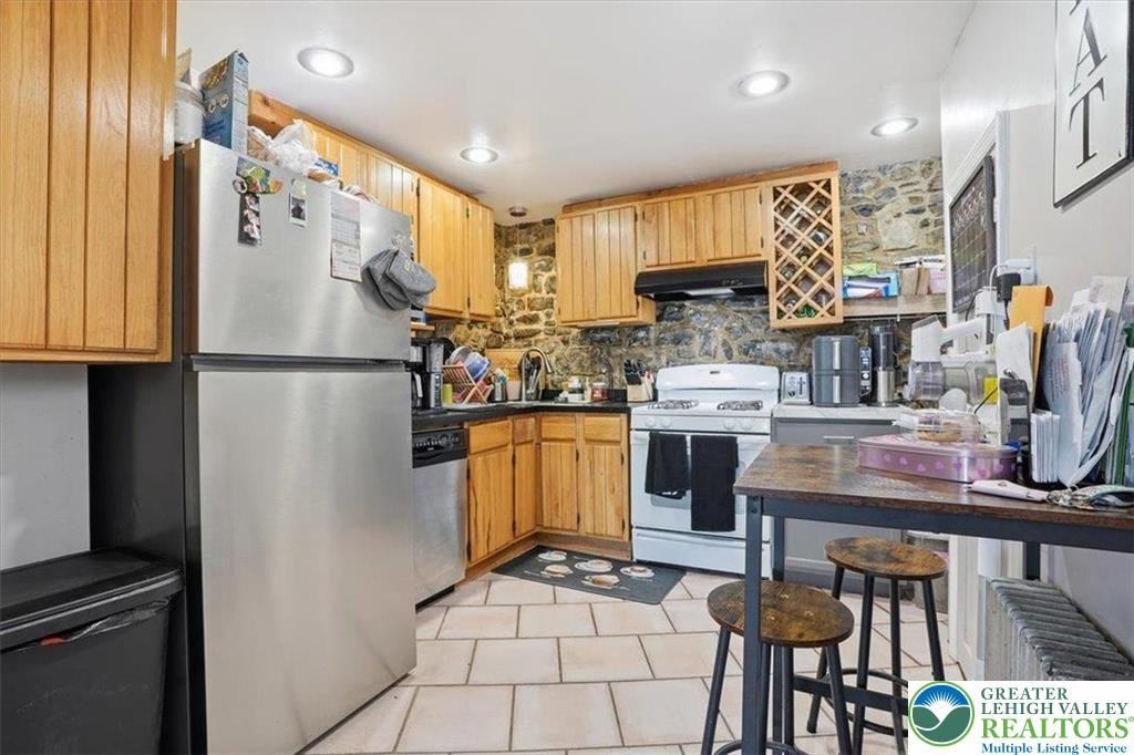 1619 Butler St - Photo 5 of 18