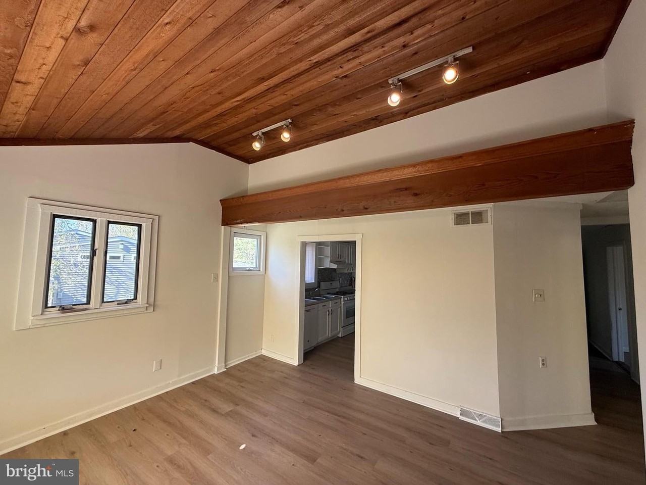 1452 14th Ave - Photo 3 of 25
