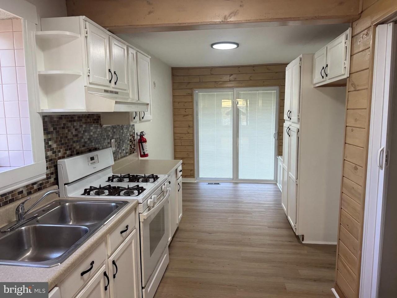 1452 14th Ave - Photo 6 of 25