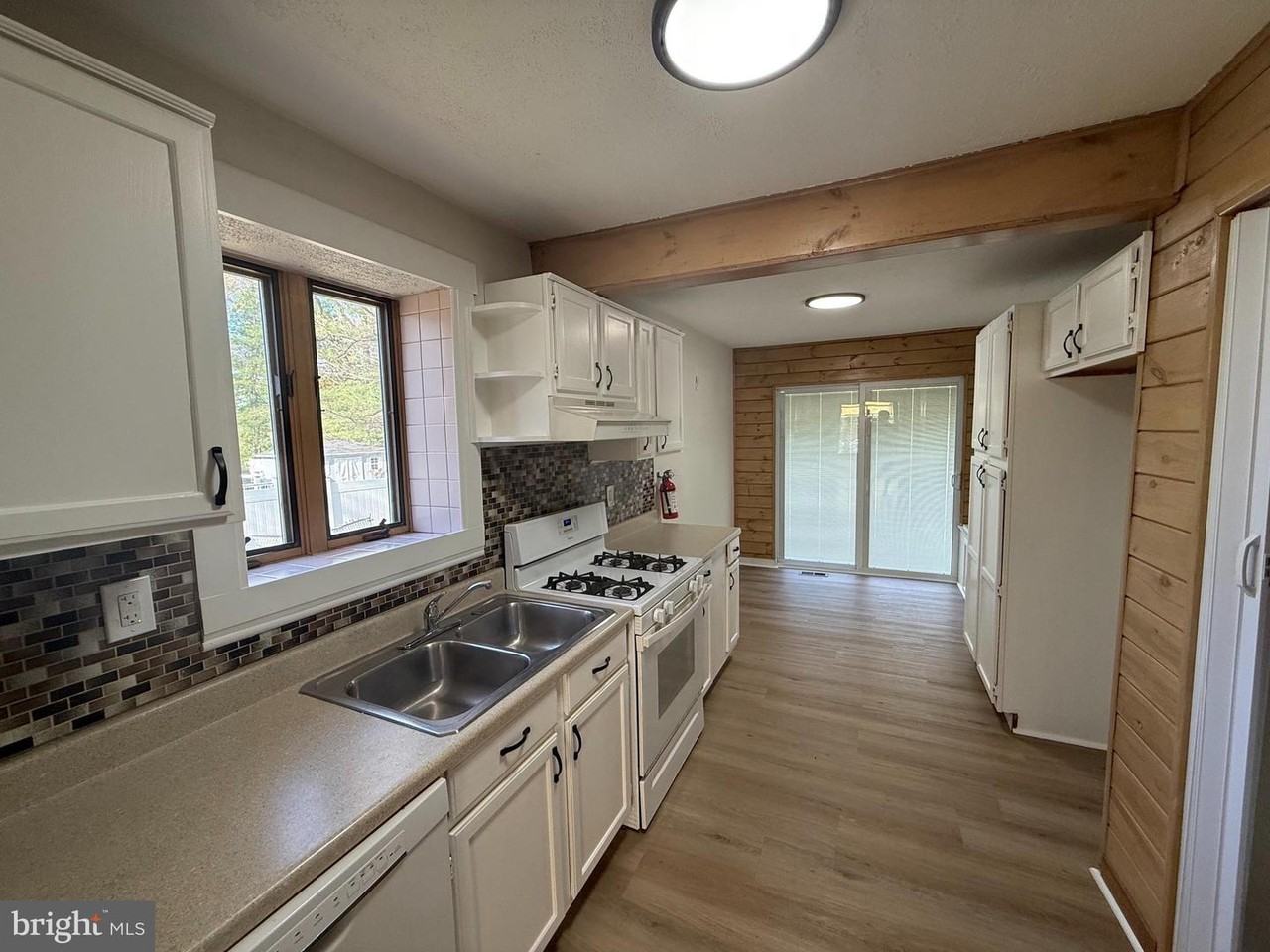 1452 14th Ave - Photo 7 of 25