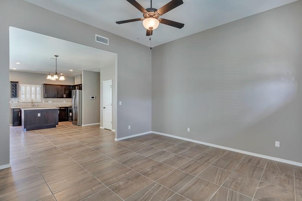 6081 Vintage St - Photo 5 of 37