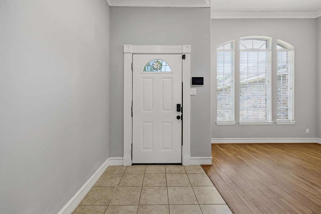 909 Katie Ln - Photo 6 of 39