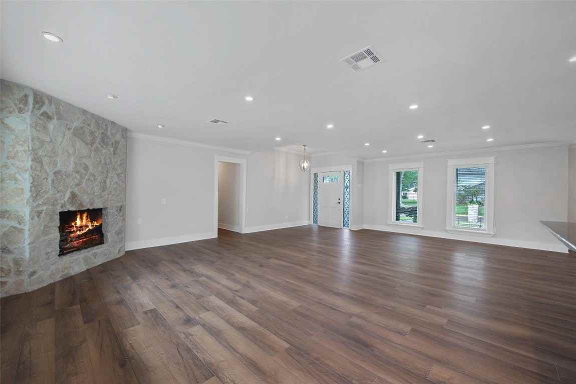 402 Forest Lake Dr - Photo 7 of 48