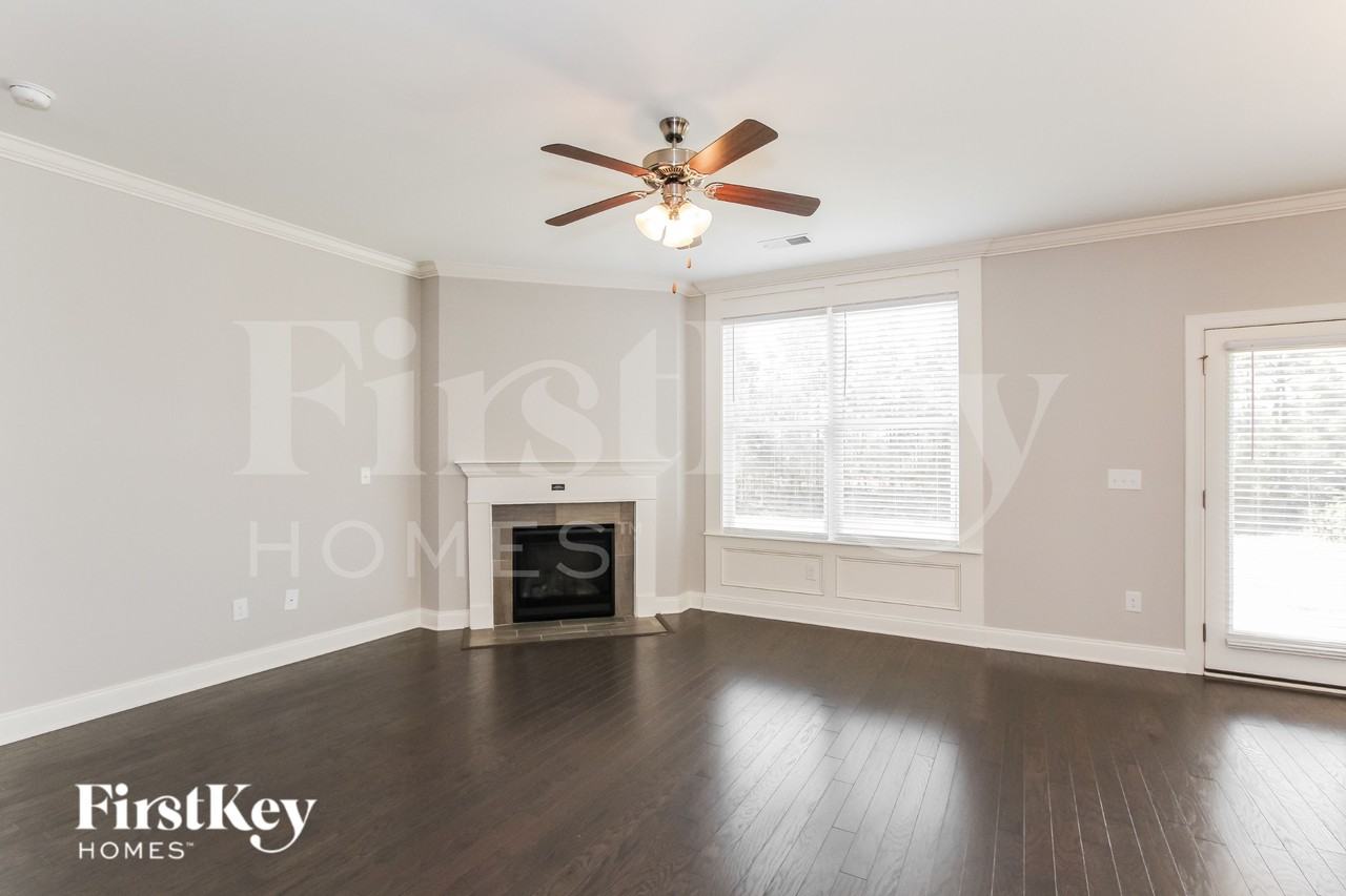 4072 Park Crossings Dr - Photo 2 of 19