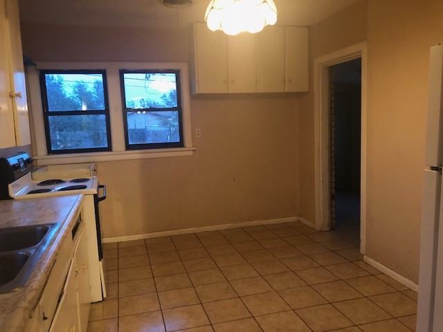 3801 S Polk St - Photo 4 of 11