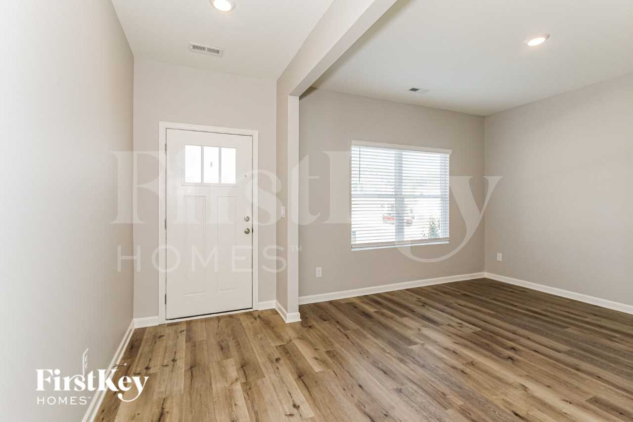 1313 Chelsea Park Trl - Photo 2 of 19