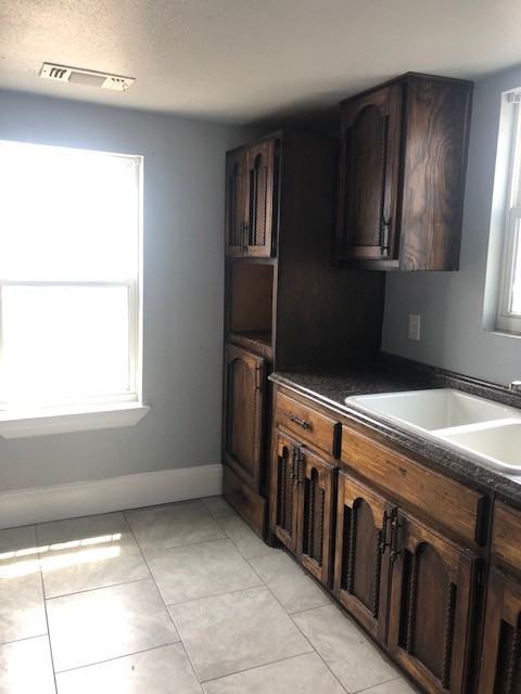 405 N Adams St - Photo 5 of 10