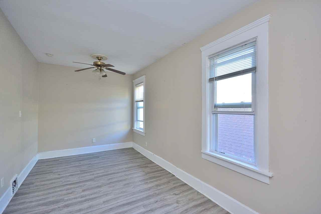 818 E Brady St #820 - Photo 6 of 16