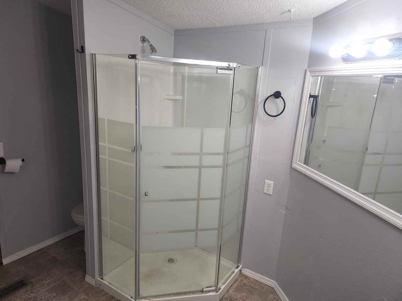 6806 Treetop Ln - Photo 6 of 26