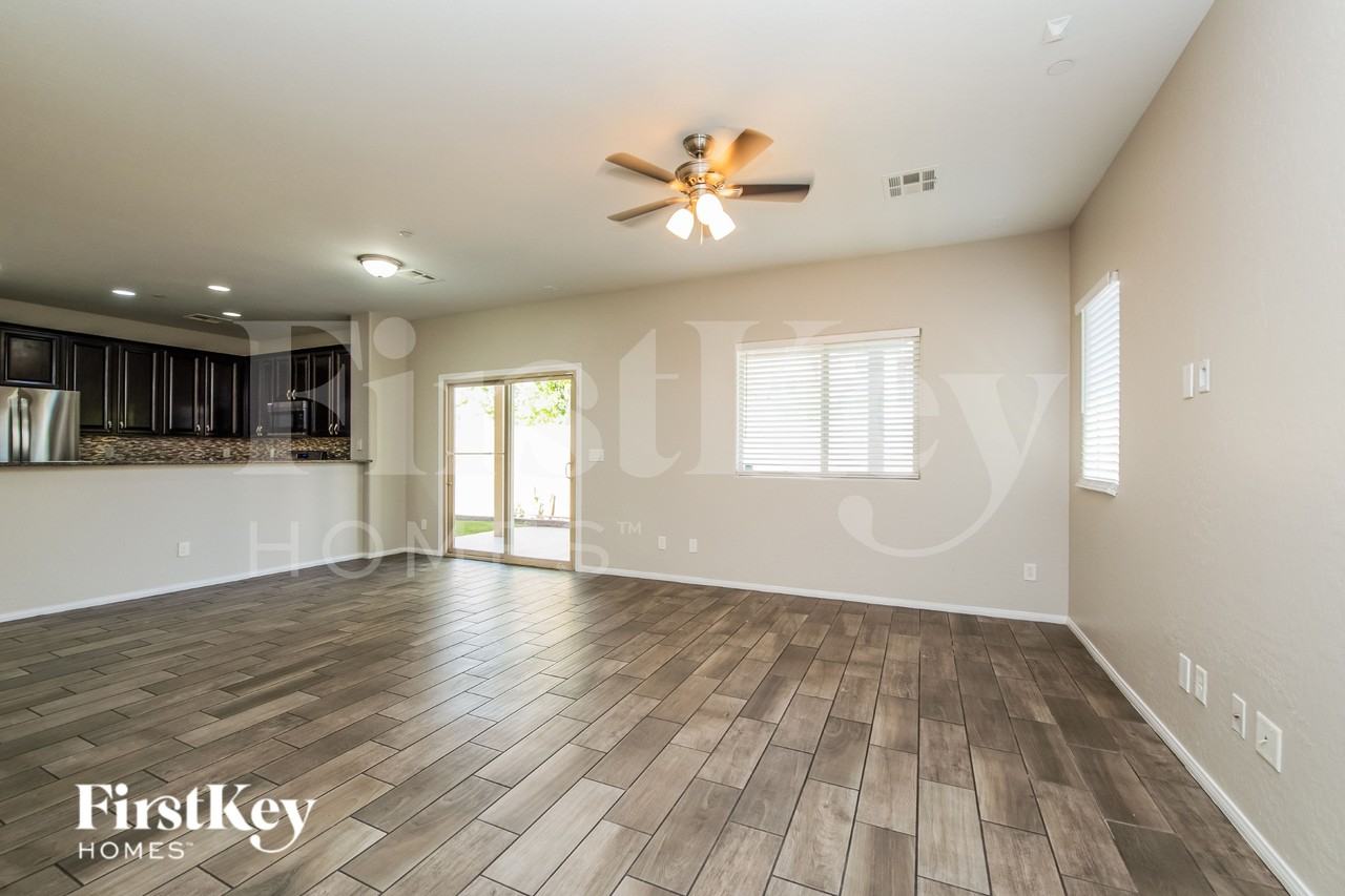 9040 Magnetic Ct - Photo 2 of 19