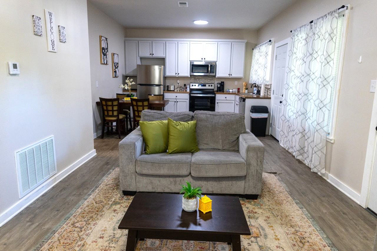 1718 West St - Photo 2 of 30