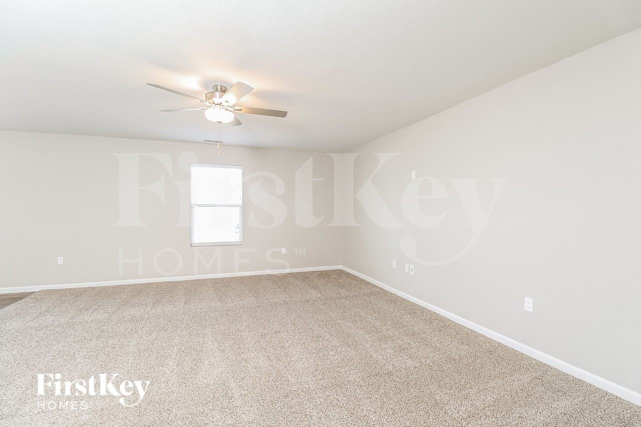 708 Hawley St - Photo 4 of 19