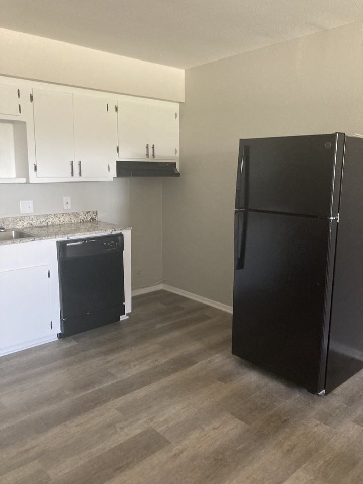 2241 W Burton Rd #96 - Photo 2 of 5