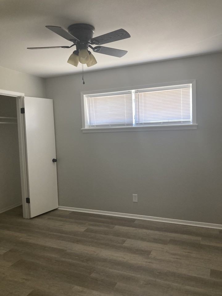2241 W Burton Rd #96 - Photo 3 of 5