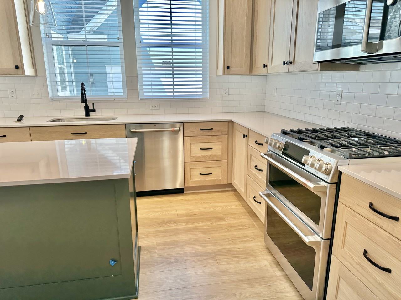 6992 W Granbury Dr - Photo 3 of 20