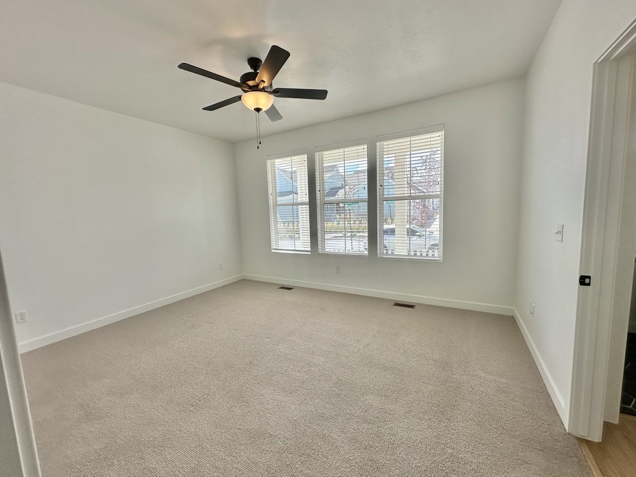 6992 W Granbury Dr - Photo 6 of 20