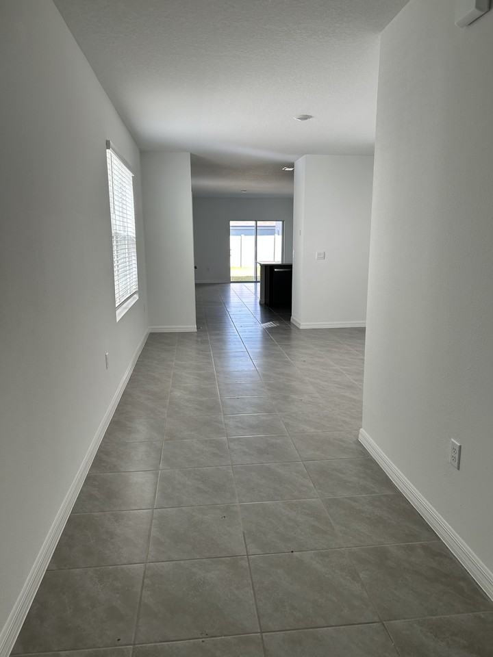 3804 Sunny Spring St - Photo 4 of 9