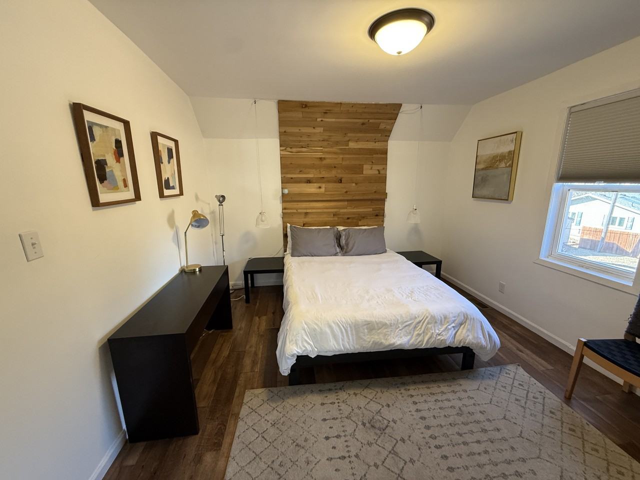 1423 12th Ave Ne #2 - Photo 3 of 21