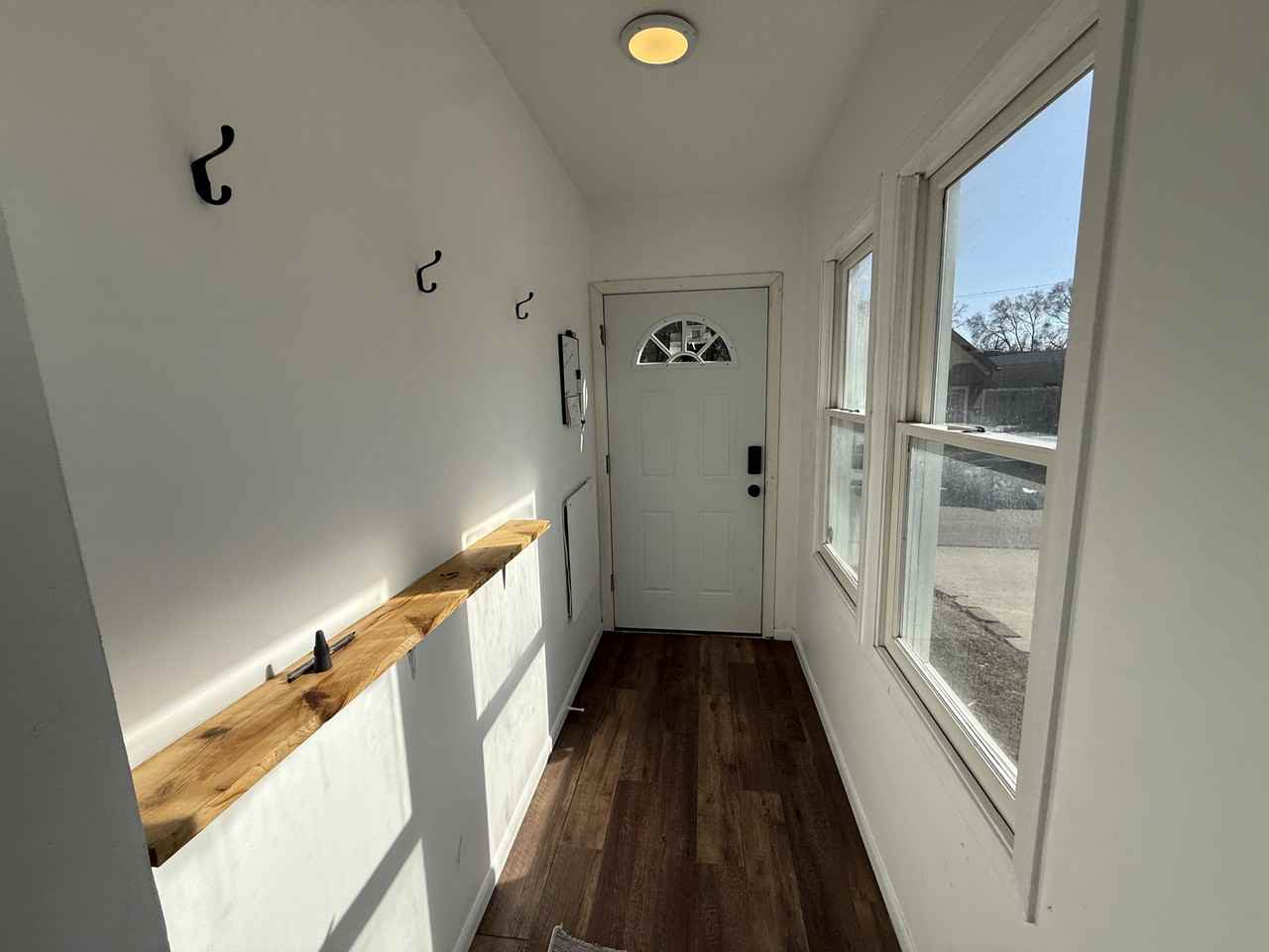 1423 12th Ave Ne #2 - Photo 5 of 21