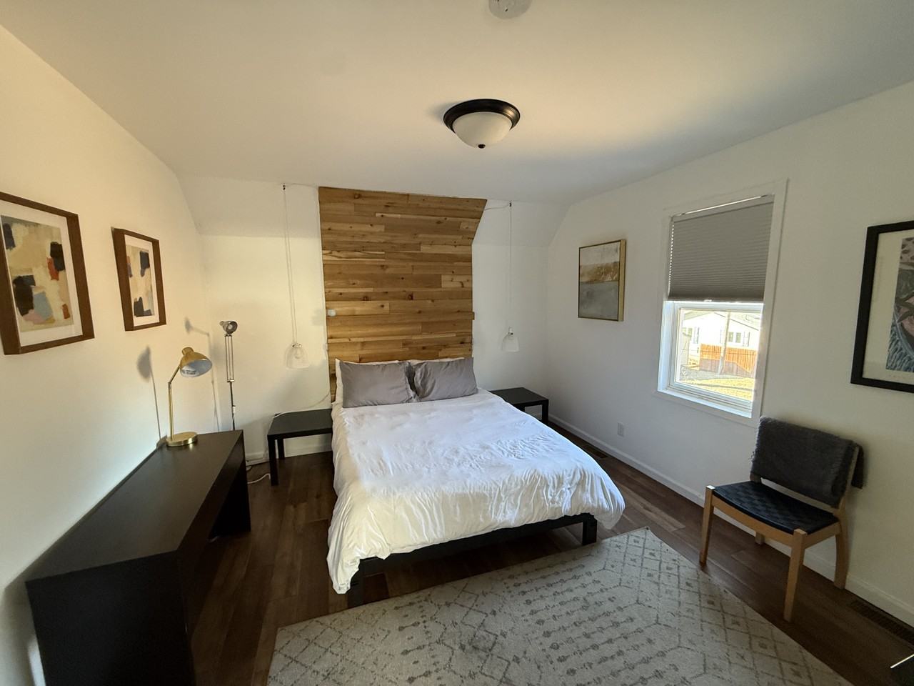 1423 12th Ave Ne #2 - Photo 6 of 21