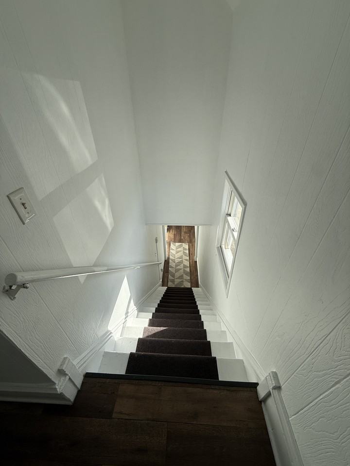 1423 12th Ave Ne #2 - Photo 7 of 21