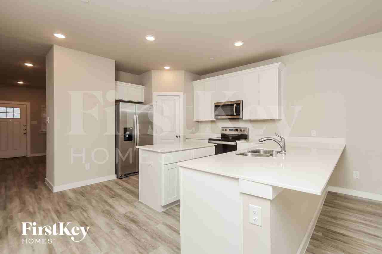 323 Aveen Path - Photo 5 of 16