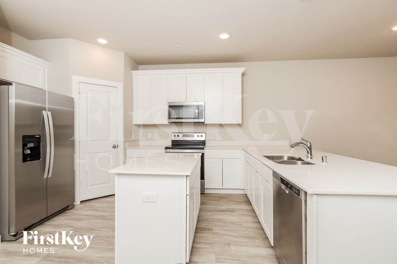 323 Aveen Path - Photo 6 of 16