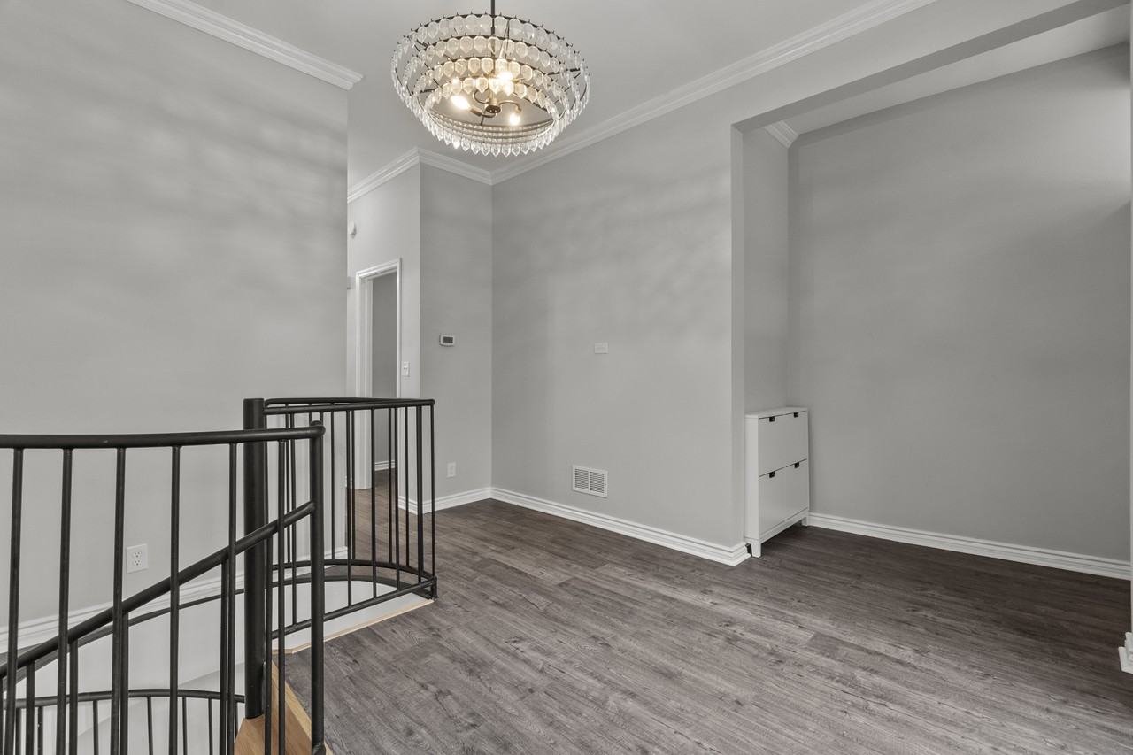 1864 N Sheffield Ave #1 - Photo 2 of 23